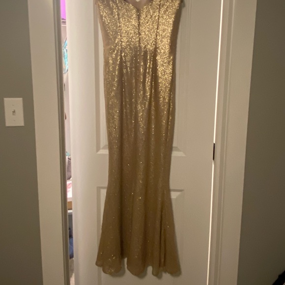 Gold sequined fit and flare dress.  Size 6 - Picture 3 of 8